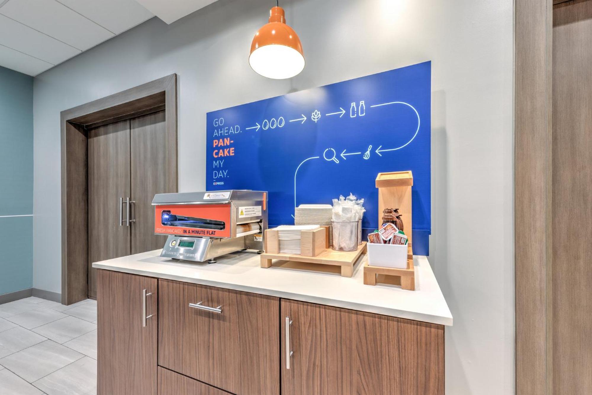 Holiday Inn Express & Suites Austin Airport East By Ihg ภายนอก รูปภาพ