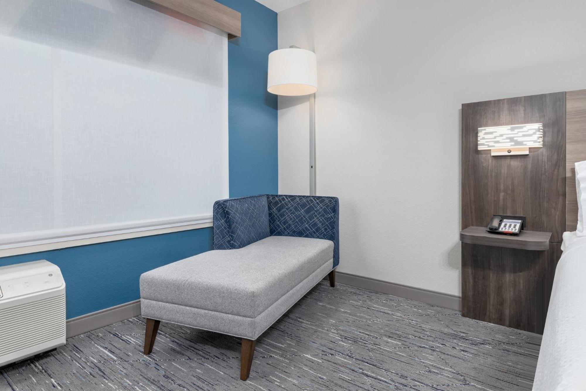 Holiday Inn Express & Suites Austin Airport East By Ihg ภายนอก รูปภาพ