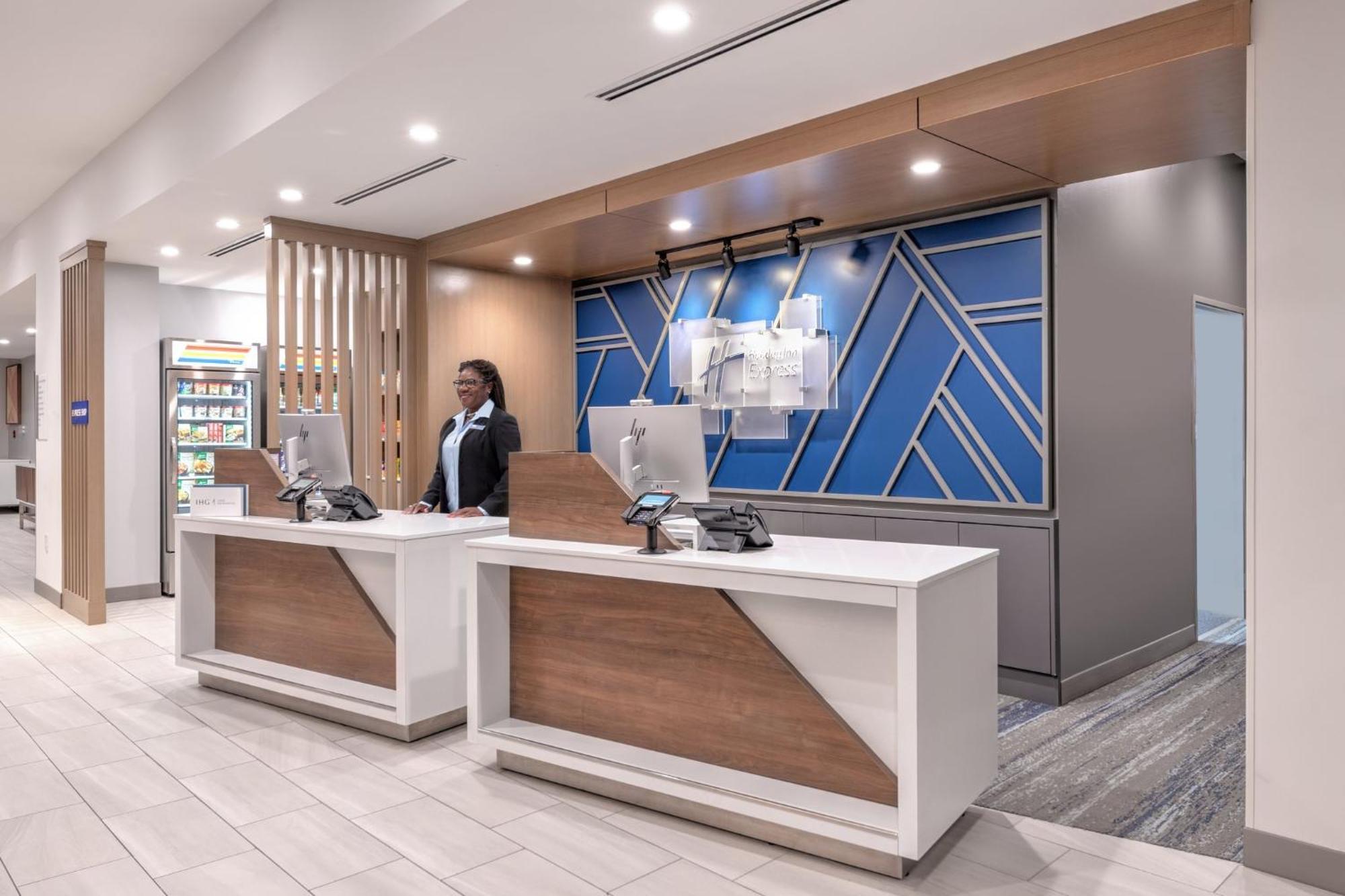 Holiday Inn Express & Suites Austin Airport East By Ihg ภายนอก รูปภาพ